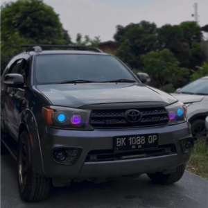 Toyota Hilux - Armada modifikasi untuk travel Medan ke Pekanbaru